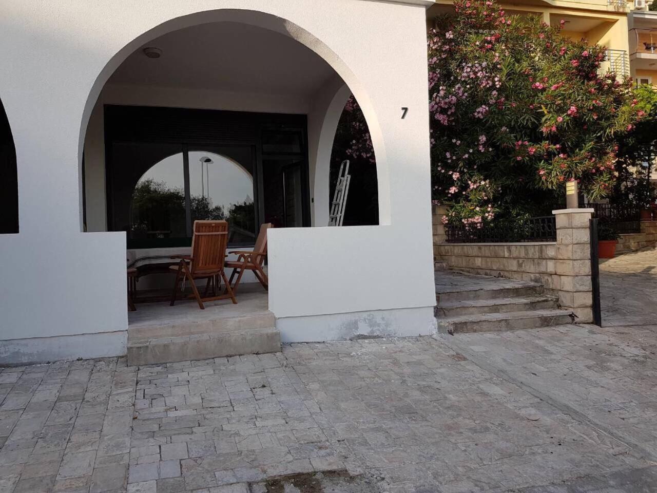 Pankov Apartment Sveti Stefan Exteriör bild